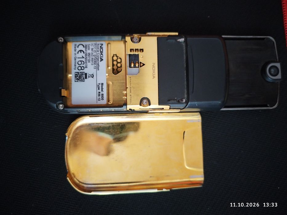 De vanzare. Nokia 8800