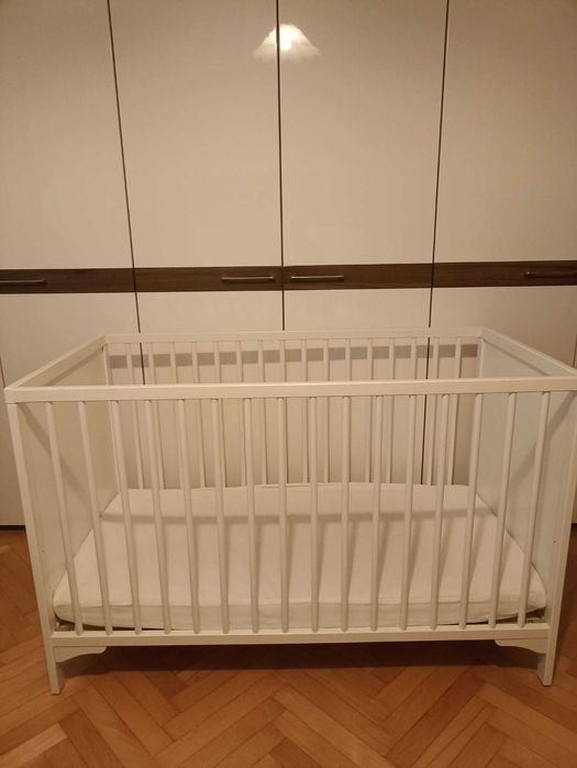 Бебешка кошара + матрак + обиколник IKEA