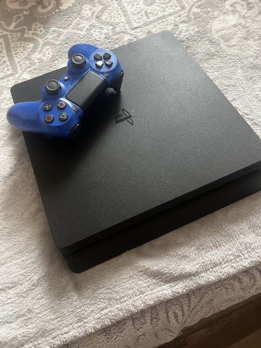 Ps4 slim 500gb o maneta si 3 jocuri