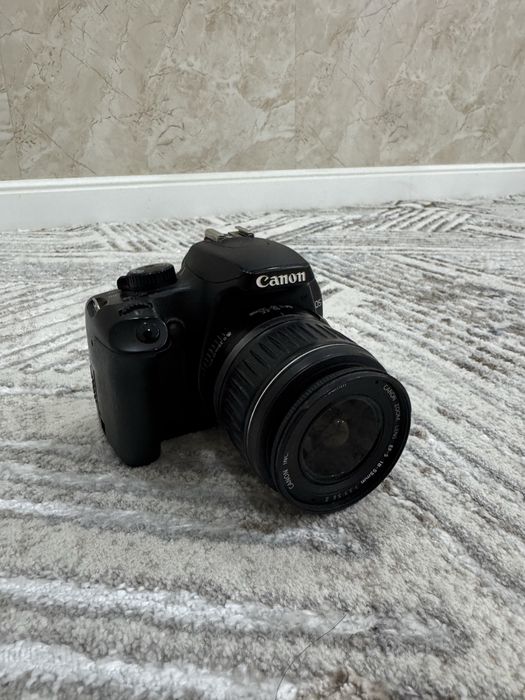Canon 1000d продаю