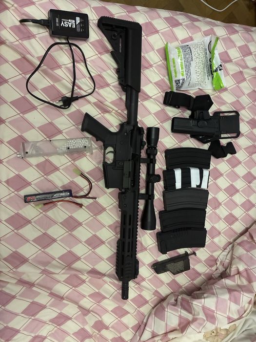 M4 airsoft cu 5 incarcatoare