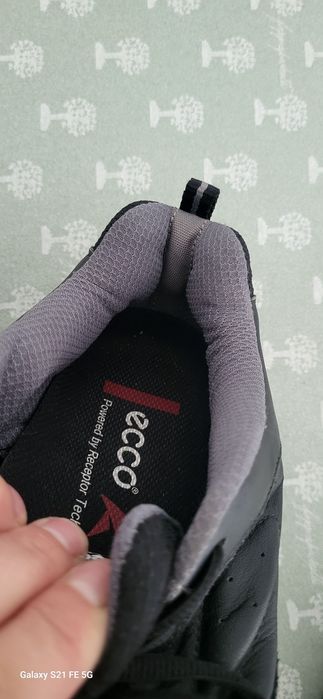 Adidasi negri din piele, Ecco