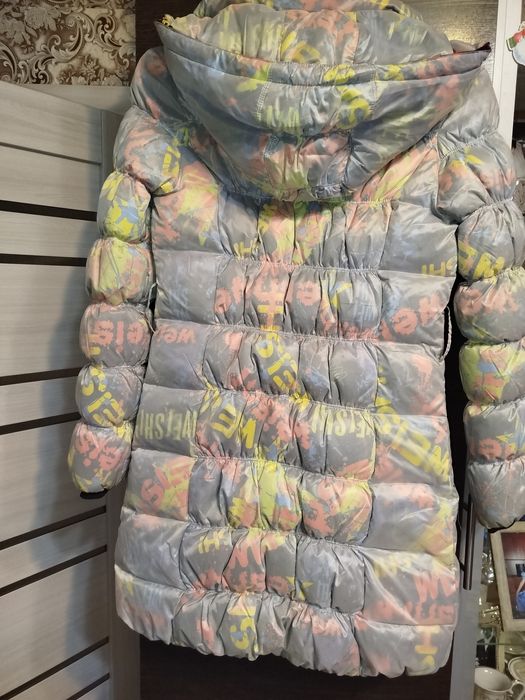 Продам куртки на девочку