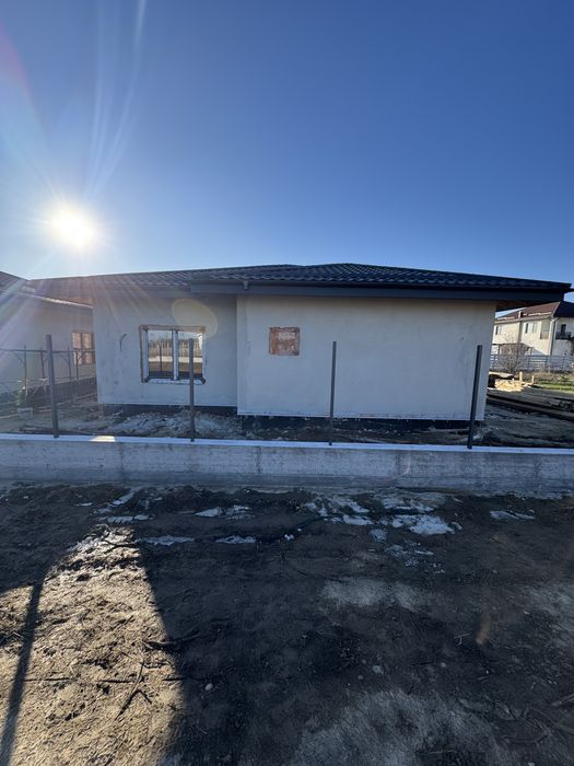 Casă nouă, tip parter, în Brănești