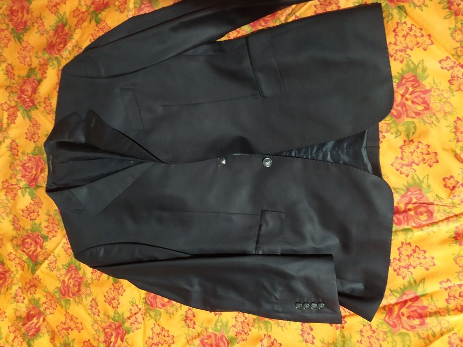 Продам костюмы за все 4500