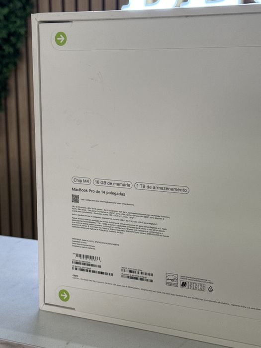 MacBook Pro / 14inch / M4 / 1TB / 16GB RAM / Sigilat