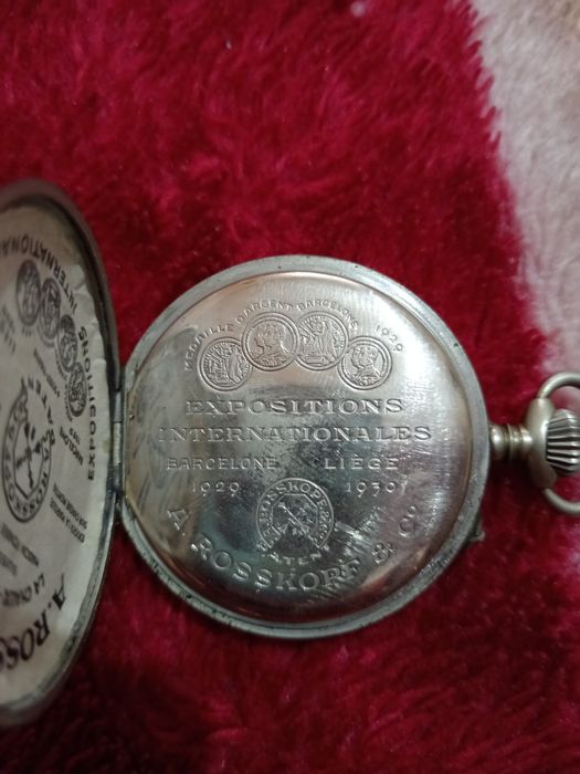 De vânzare ceas antic