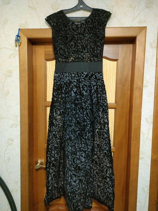 Женская одежда разные платья