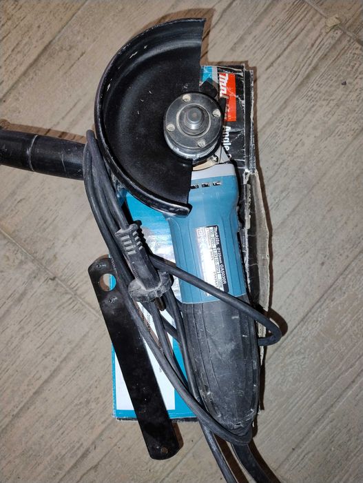 Ъглошлайф Makita