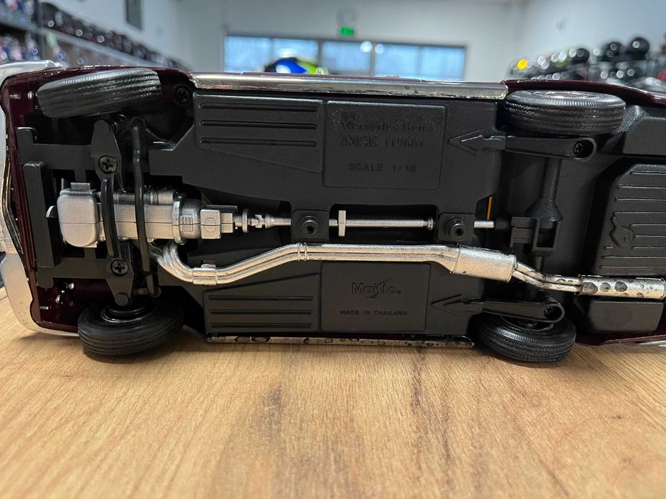 MAISTO  колекционерски модел MERCEDES 280SE ROADSTER 1966 г.  1:18