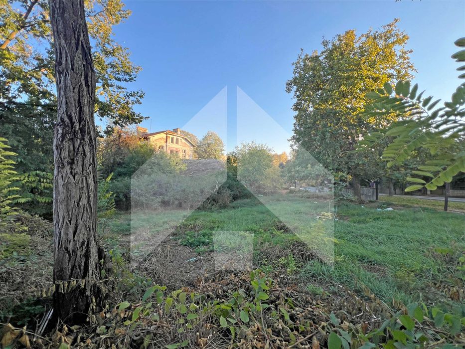 За продажба атрактивен ПАРЦЕЛ в ТОП ЦЕНТЪР - 2,4 ДКА, гр. Нови пазар.