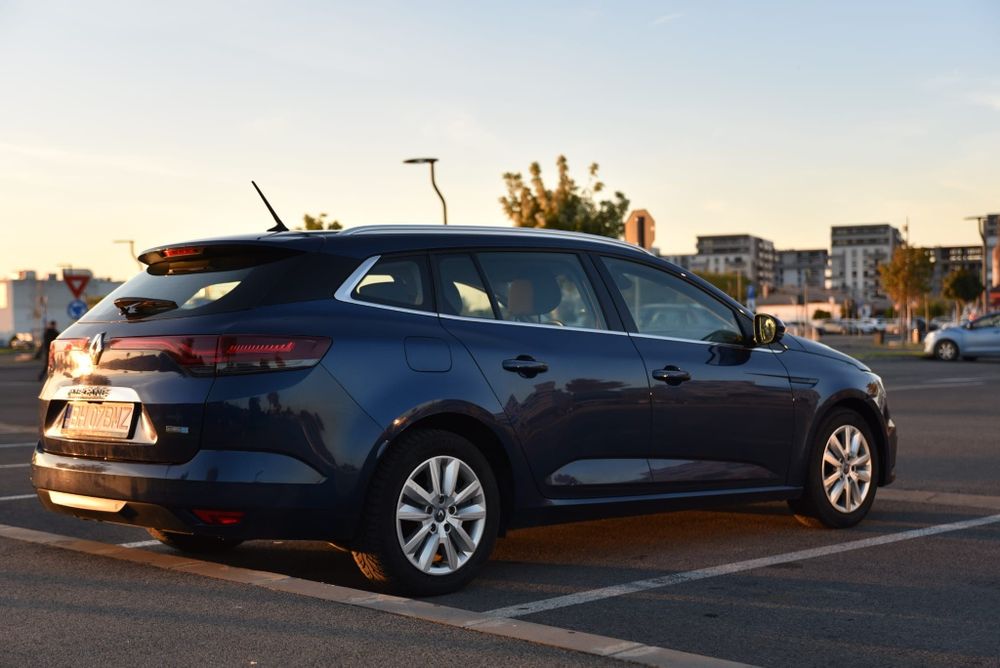 RENAULT Megane 2022 — imagine 5