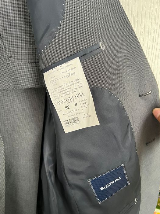 Мужские костюмы
Одевалась всего