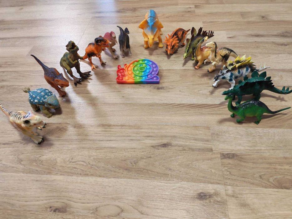 Сет от динозаври