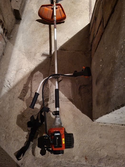 Моторна  косачка на бензин