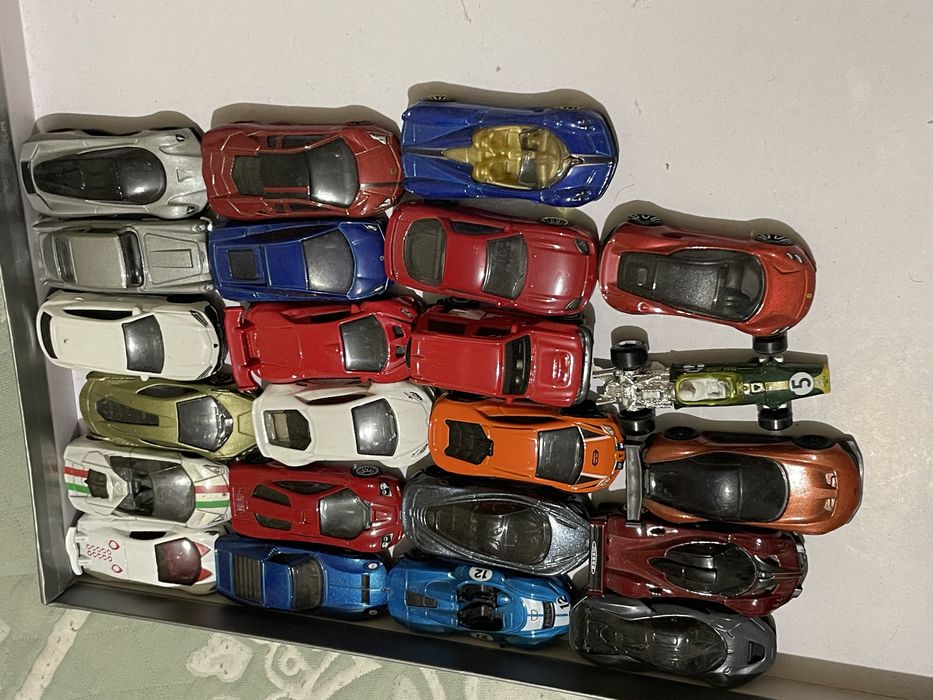 Hotwheels модельки 1/64