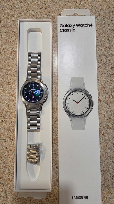 Samsung Galaxy Watch4 Classic 42mm LTE / BT / WiFi / eSIM  Silver Full