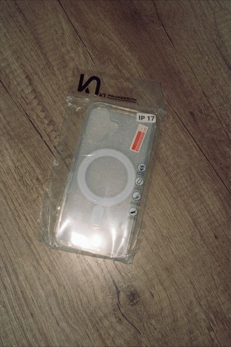 Срочно продам чехлы на айфон 17