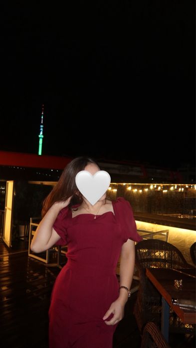 Бардовое длинное платье