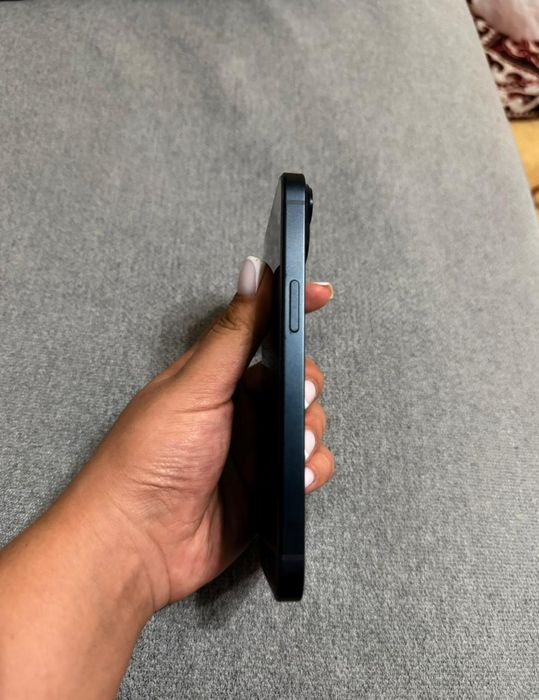 Продам Iphone 14