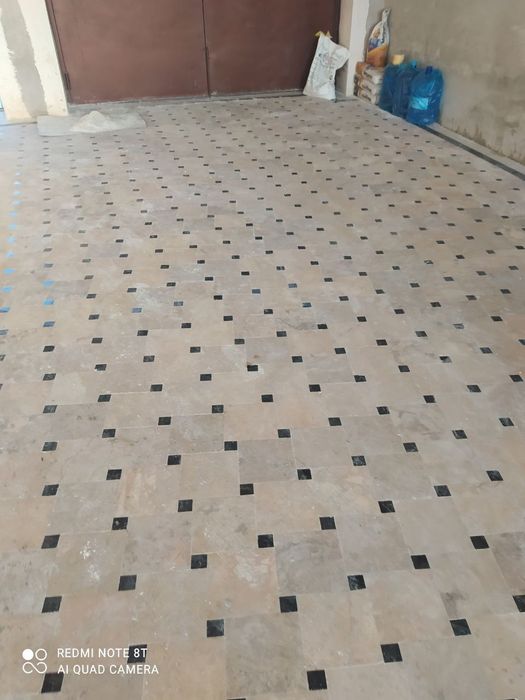 Izvestnyak korka granit Miramir pol sokl uchun