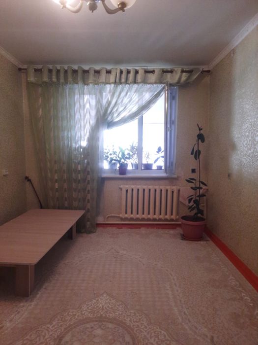 Дом с двором,рядом времянка