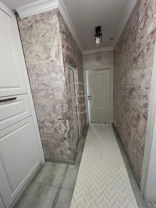 Продава се Тристаен апартамент в Пловдив, Изгрев - 68 кв.м за 1500 €/кв.м - Снимка #9