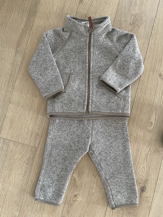 Set polar si pantaloni H&m , 74