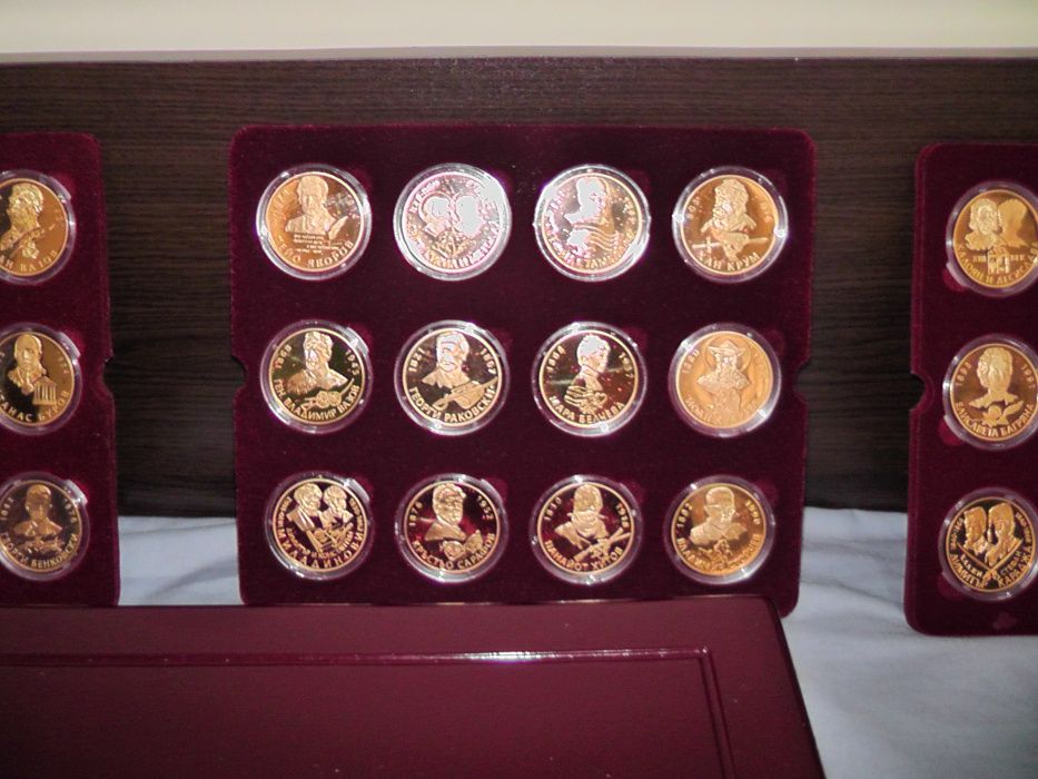 Юбилейни плакети