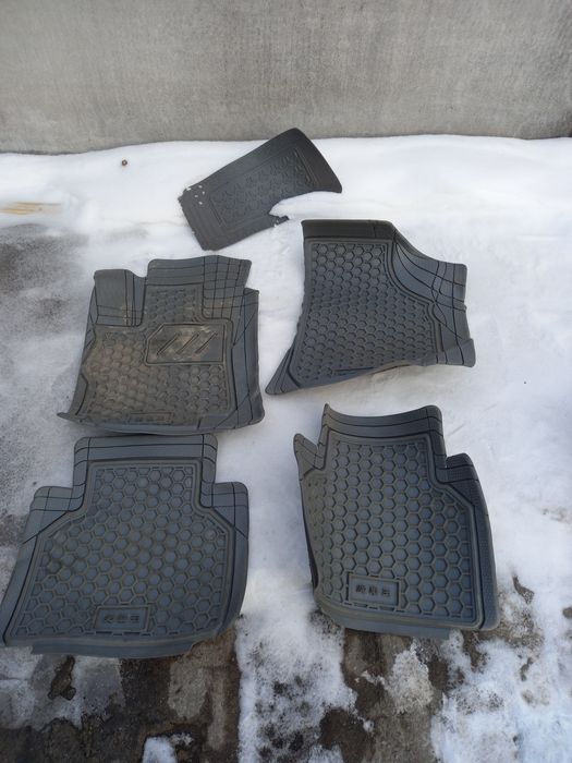 Резиновый полики универсал.