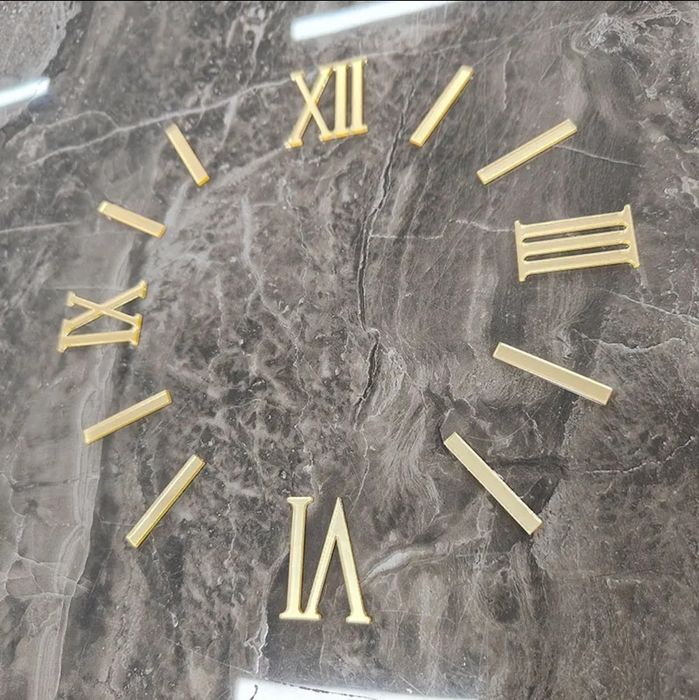 Римски числа от акрилен плексиглас