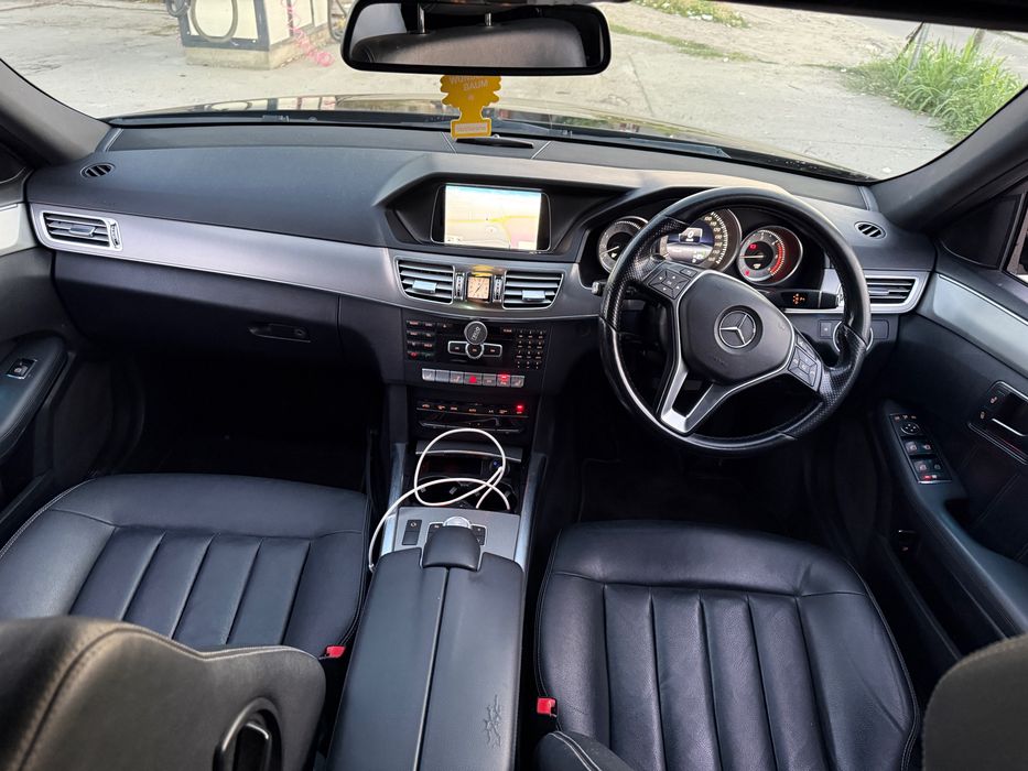 Mercedes-Benz e220