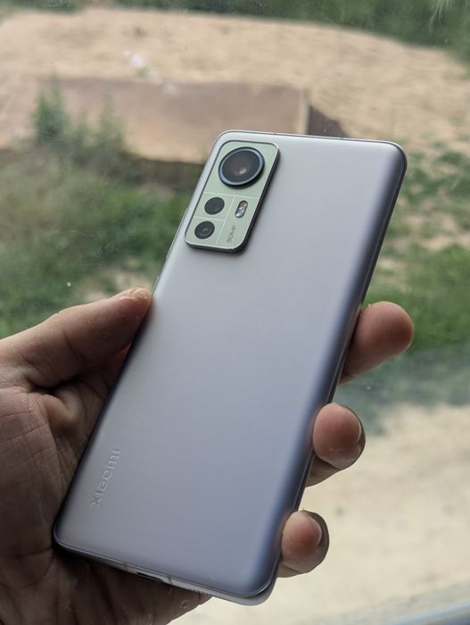 Продаётся мощный Xiaomi 12 на 256/12
