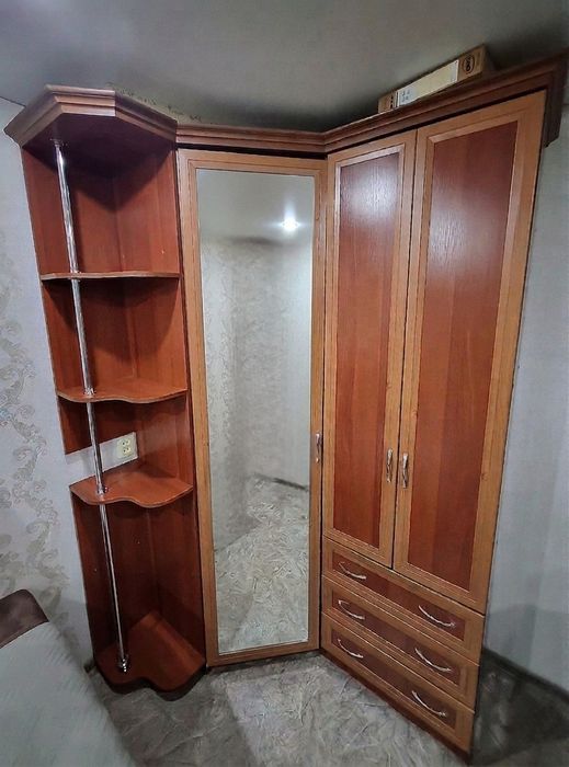 Продам шкаф угловой