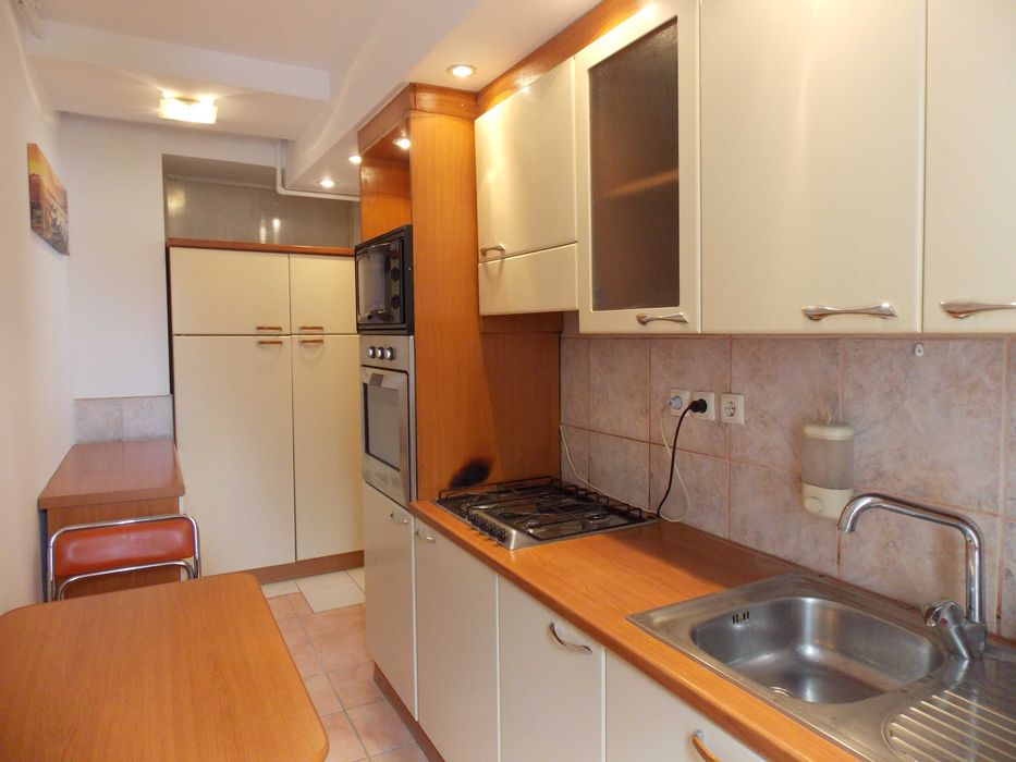 PROPIETAR Inchiriez  apartament 2 camere decomandate ,cartier Strand