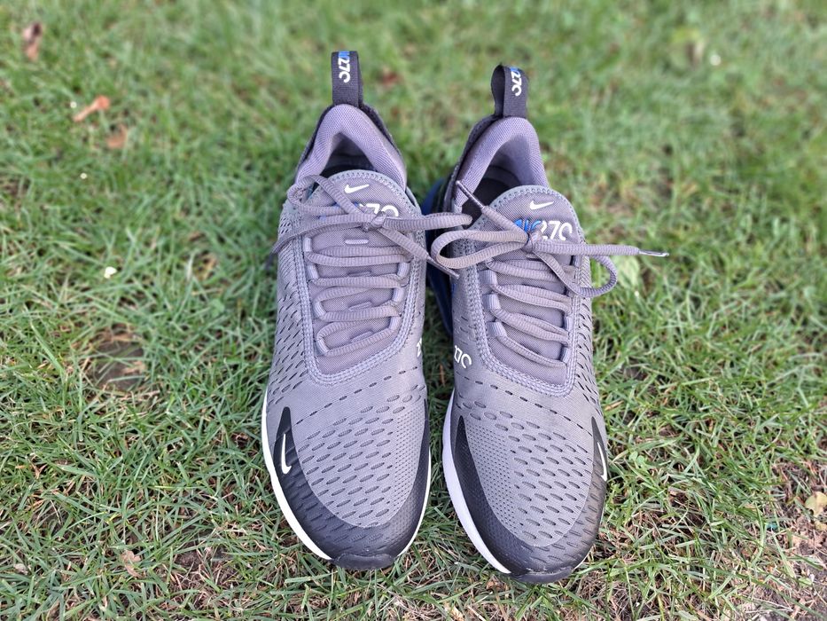 Adidasi nike airmax270