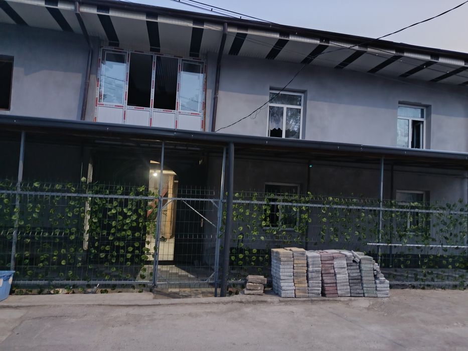 Продается дом за Азербайджанским центром.