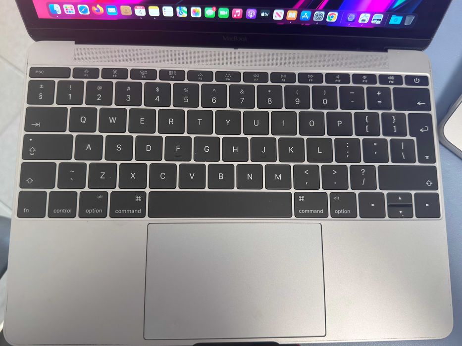 MacBook 12” A1534 (2016) – 8GB RAM / 256GB SSD