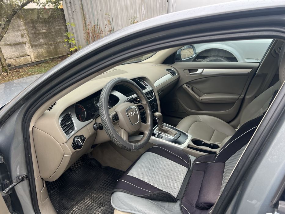 Vand Audi A4 anul 2009