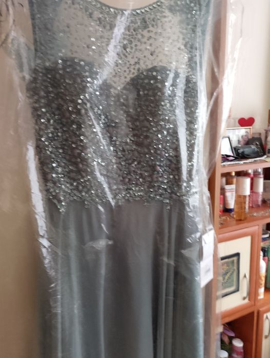 Официална рокля зелена