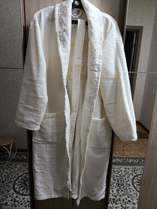 Женский махровый халат и полотенце