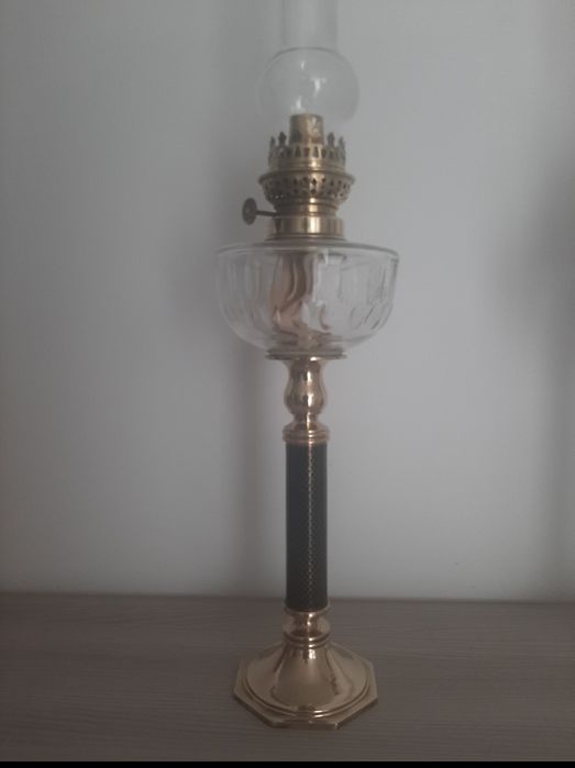 Două Lămpi gaz cu bazinul din cristal.