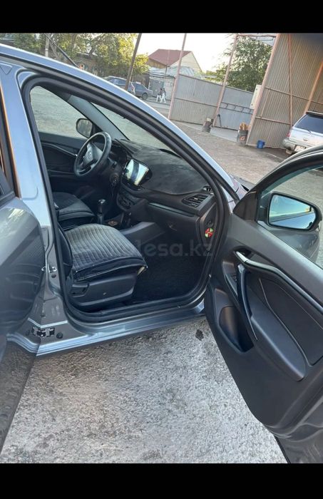 Лада Веста 2017 года