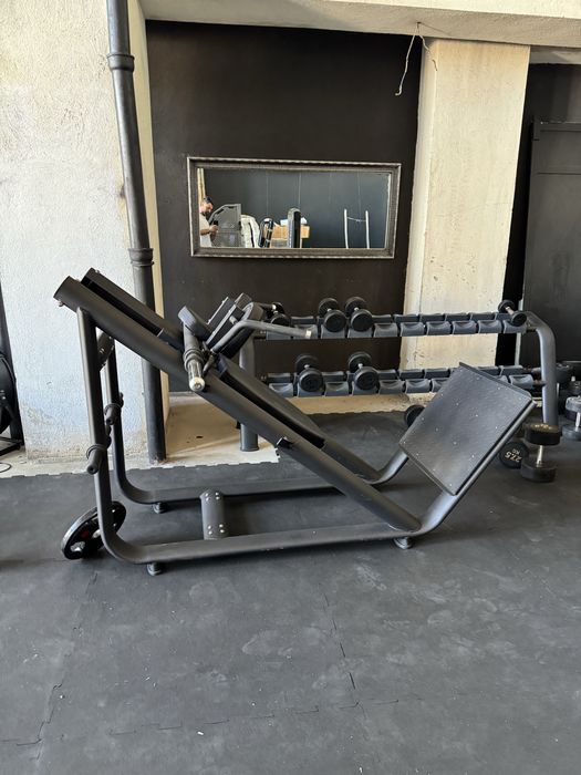 Aparat Hack squat