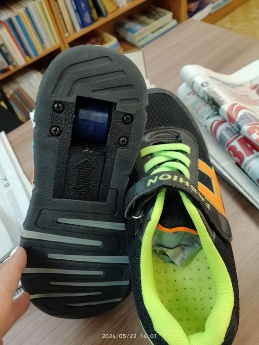 Роликовые кроссовки 36