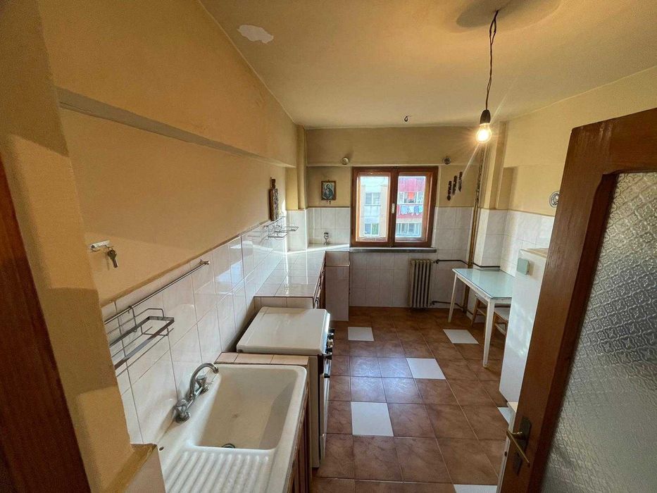 Vand apartament 2 camere decomandat cartier Traian