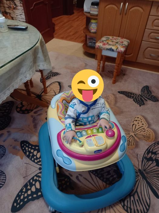 Продаю ходунки Chicco