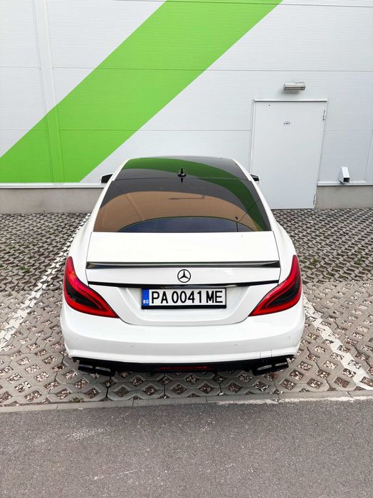 Mercedes-Benz CLS 550 / AMG / Harman-Kardon / Масаж / Подгрев / Обдухване / Кожа / Щора