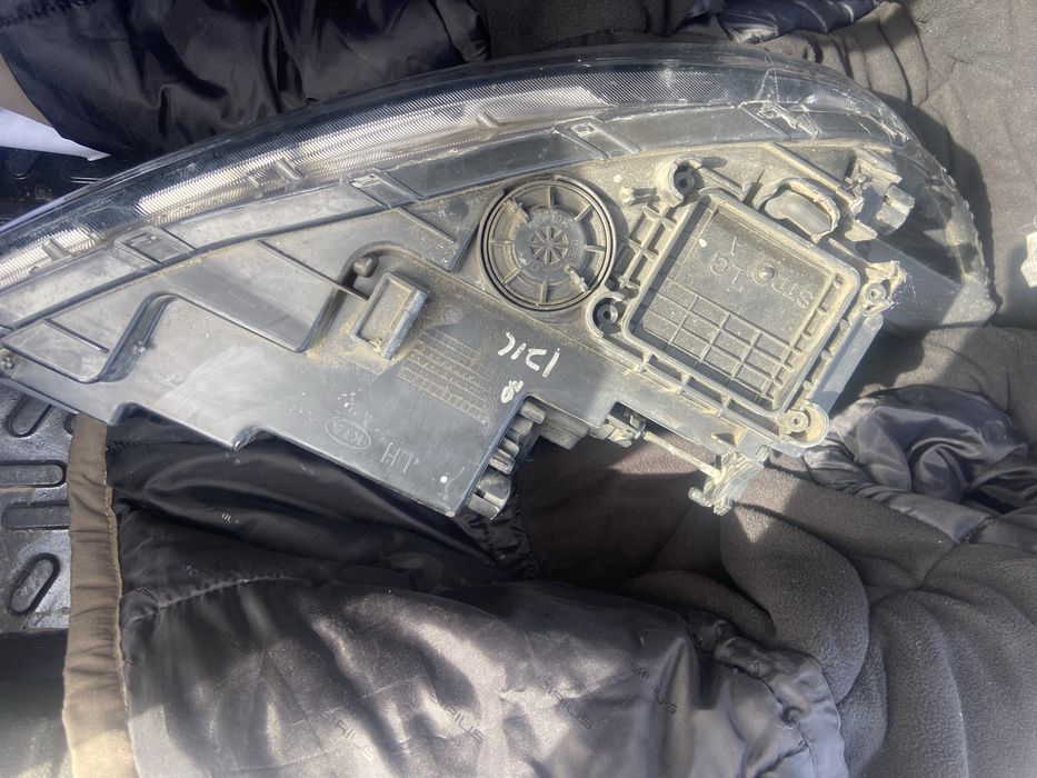 Фара Киа Соренто