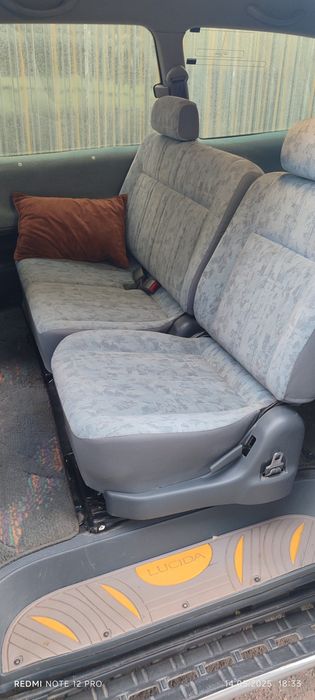 Тойота Эстима Люсида